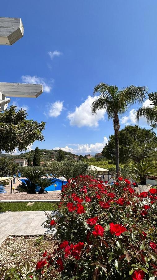 Hotel La Tombola Agropoli Kültér fotó