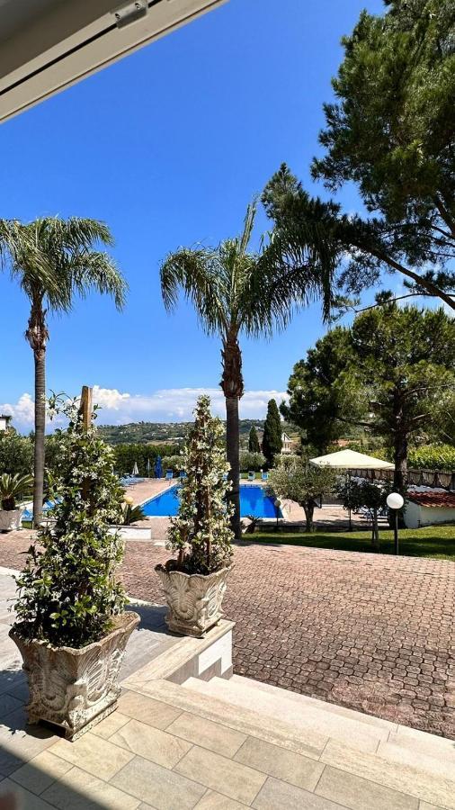 Hotel La Tombola Agropoli Kültér fotó