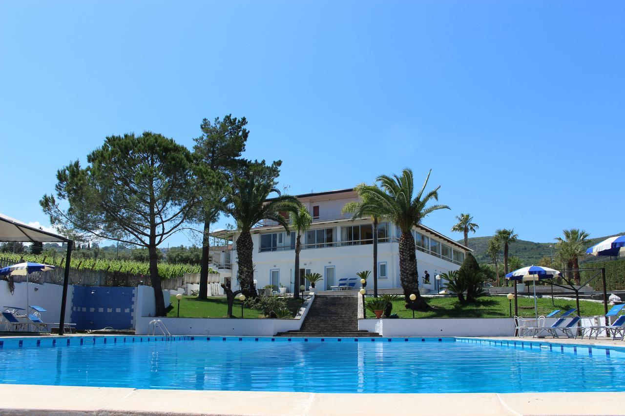 Hotel La Tombola Agropoli Kültér fotó